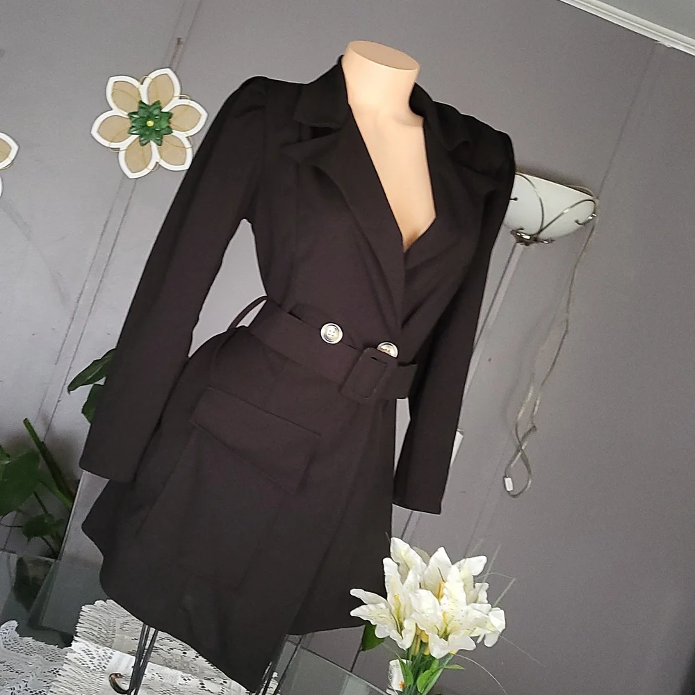 MAKE AN OFFER! IMPORTED BLAZER WORK OR PLAY - Picture 17 of 17
